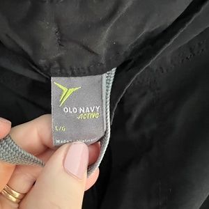 Black old navy active short